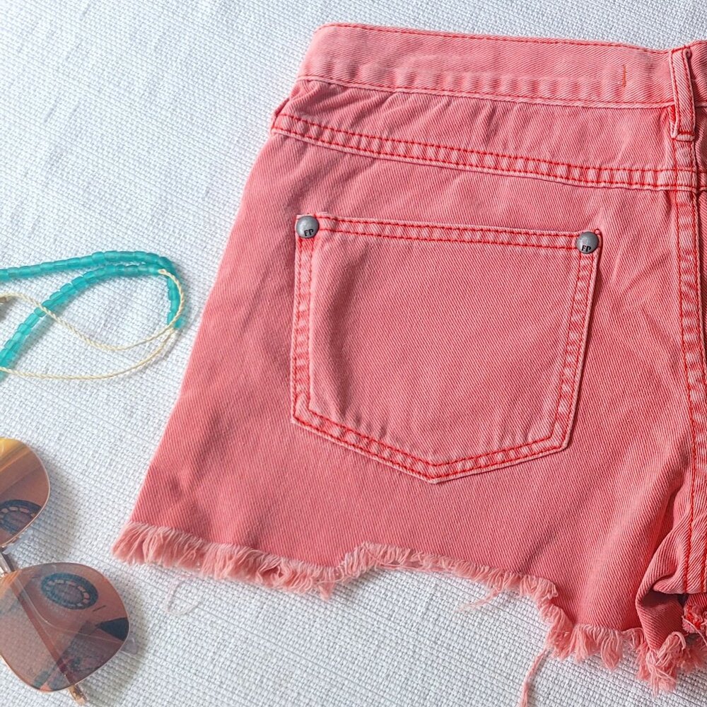 FREE PEOPLE Junior Women's Shorts Distressed Cut Off's